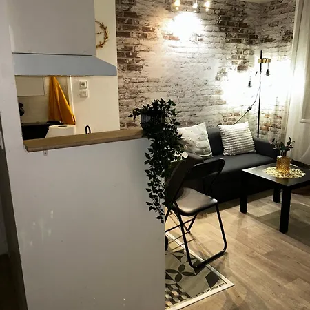 Au Porte De Paris *